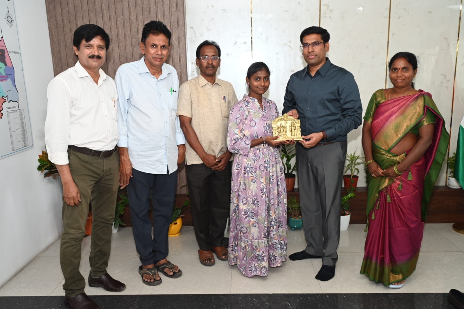 జాతీయ స్థాయి విజేతలకు కలెక్టర్ ఘన సన్మానం.. జపాన్‌కు వెళ్తున్న రేష్మకు అభినందనలు