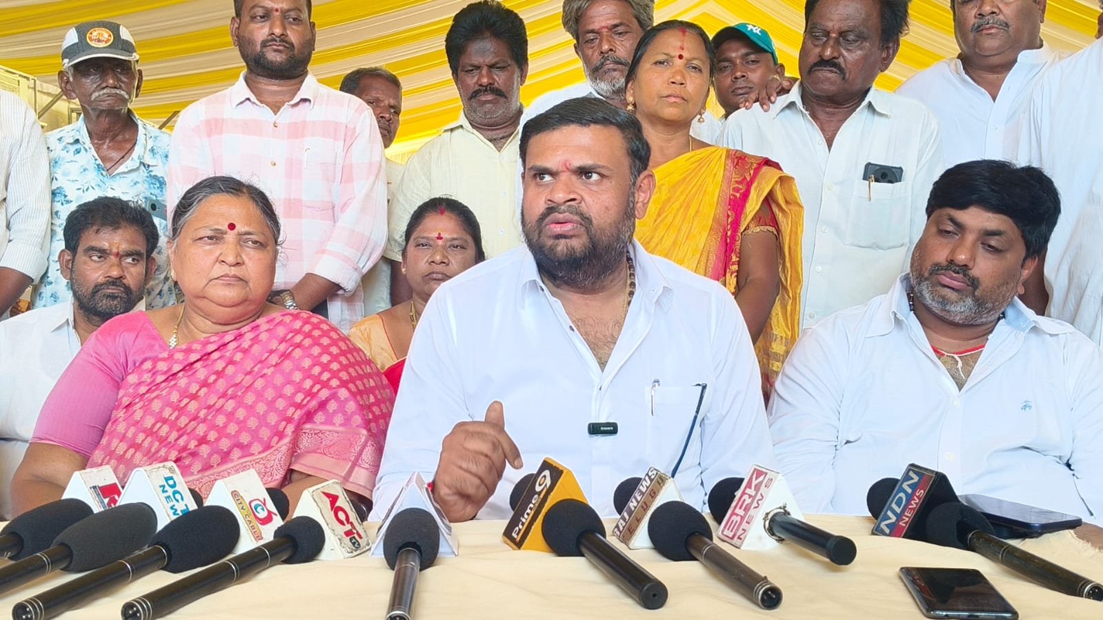 లోకేష్ పర్యటనకు భారీ ఏర్పాట్లు.. కార్యకర్తలకే ప్రవేశం: ఎమ్మెల్యే బొజ్జల సుధీర్ రెడ్డి