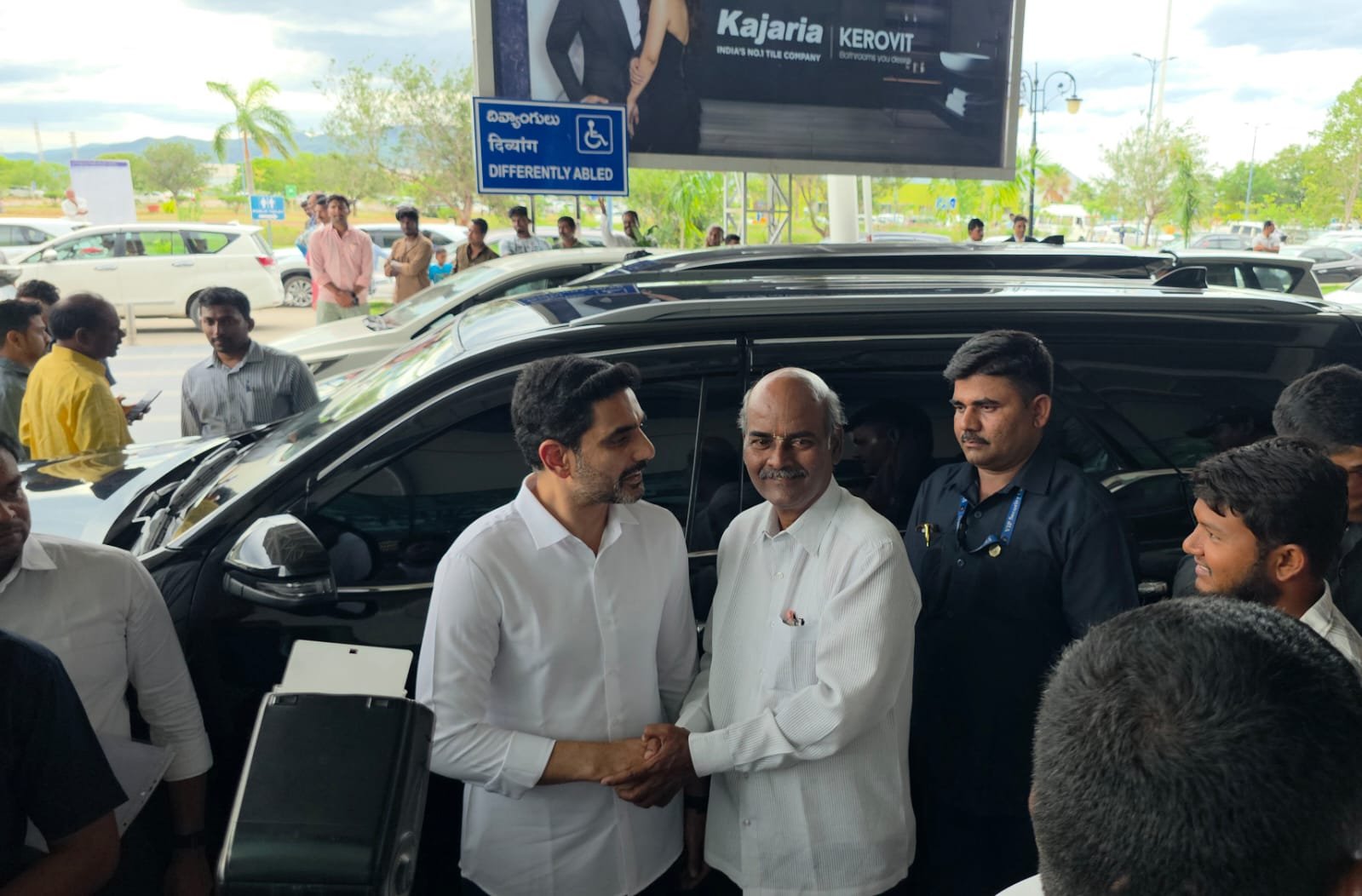రేణిగుంట విమానాశ్రయంలో మంత్రి నారా లోకేష్‌కు ఘన స్వాగతం
