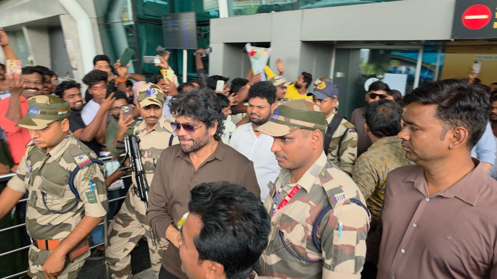 లెనిన్ ప్రీ రిలీజ్ ఈవెంట్‌కు తిరుపతి చేరుకున్న అక్కినేని కుటుంబం