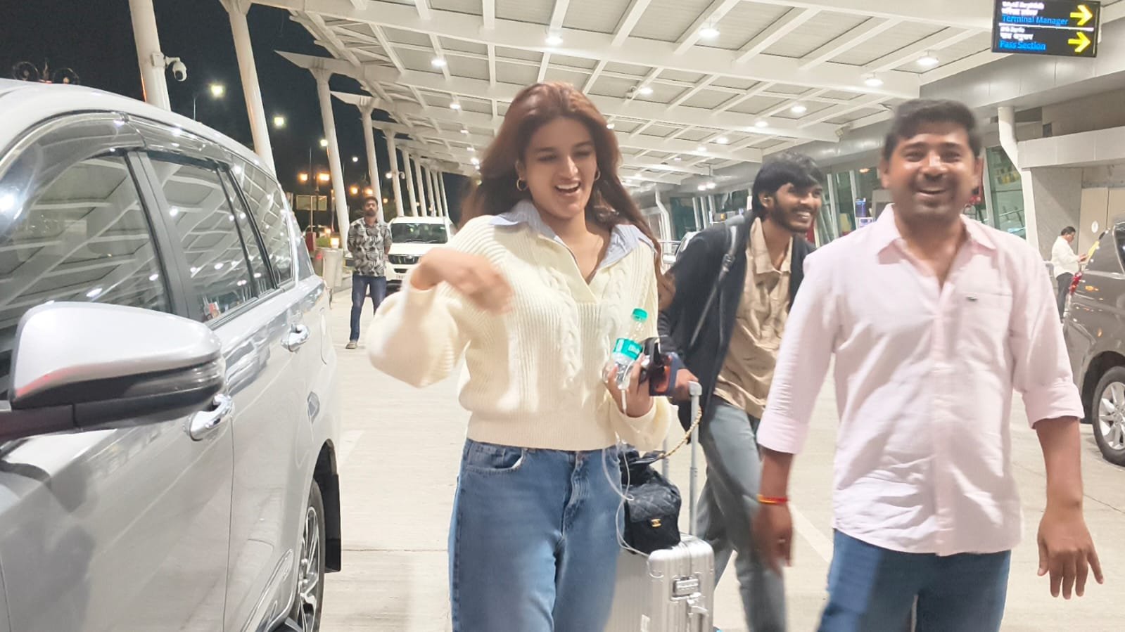 తిరుమల శ్రీవారి దర్శనానికి వచ్చిన హీరోయిన్ నిధి అగర్వాల్‌కు ఘన స్వాగతం