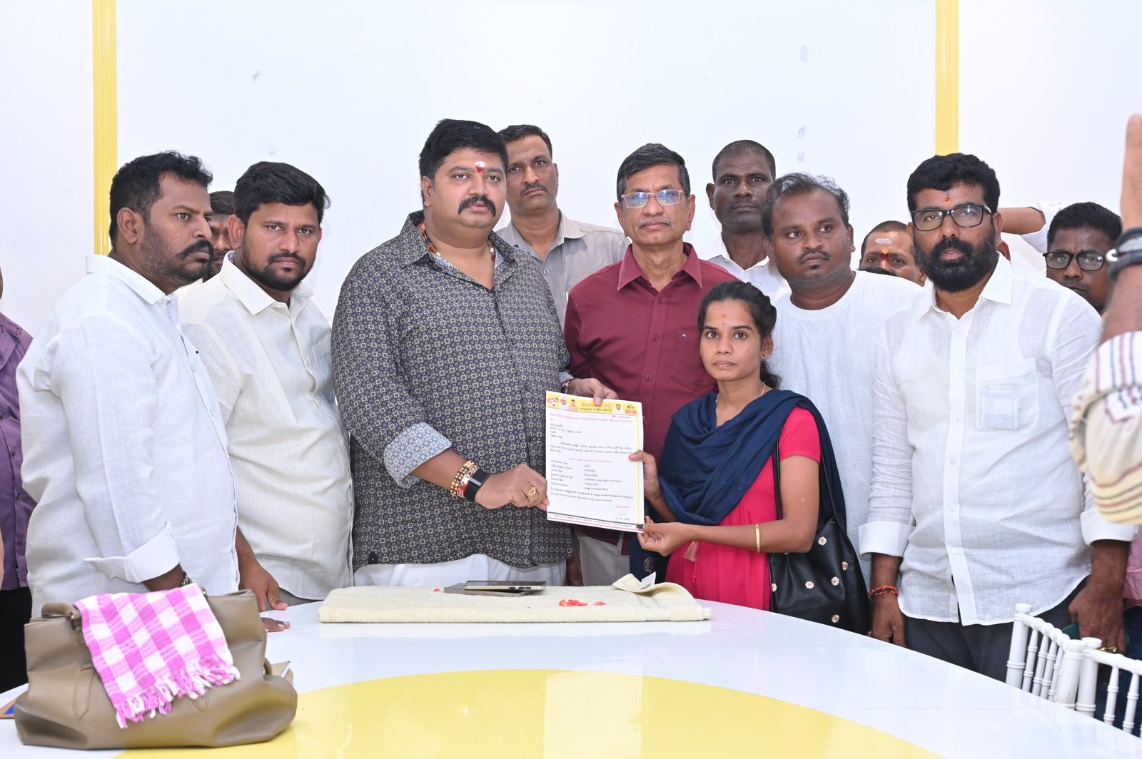 ఎలాంటి ఆపద వచ్చినా పార్టీ అండగా నిలుస్తాం : ఎమ్మెల్యే గురజాల జగన్మోహన్ 