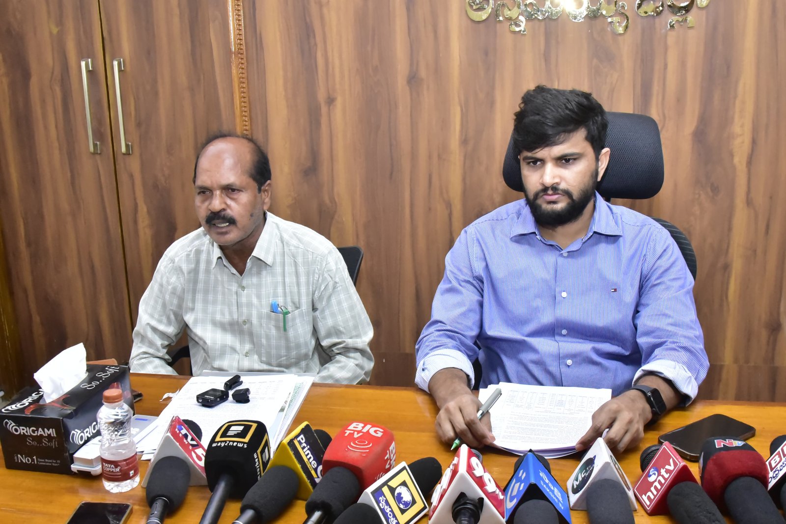 యూరియా కొరత లేదు.. బ్లాక్ మార్కెట్‌పై కఠిన చర్యలు: జేసీ శివ్ నారాయణ శర్మ