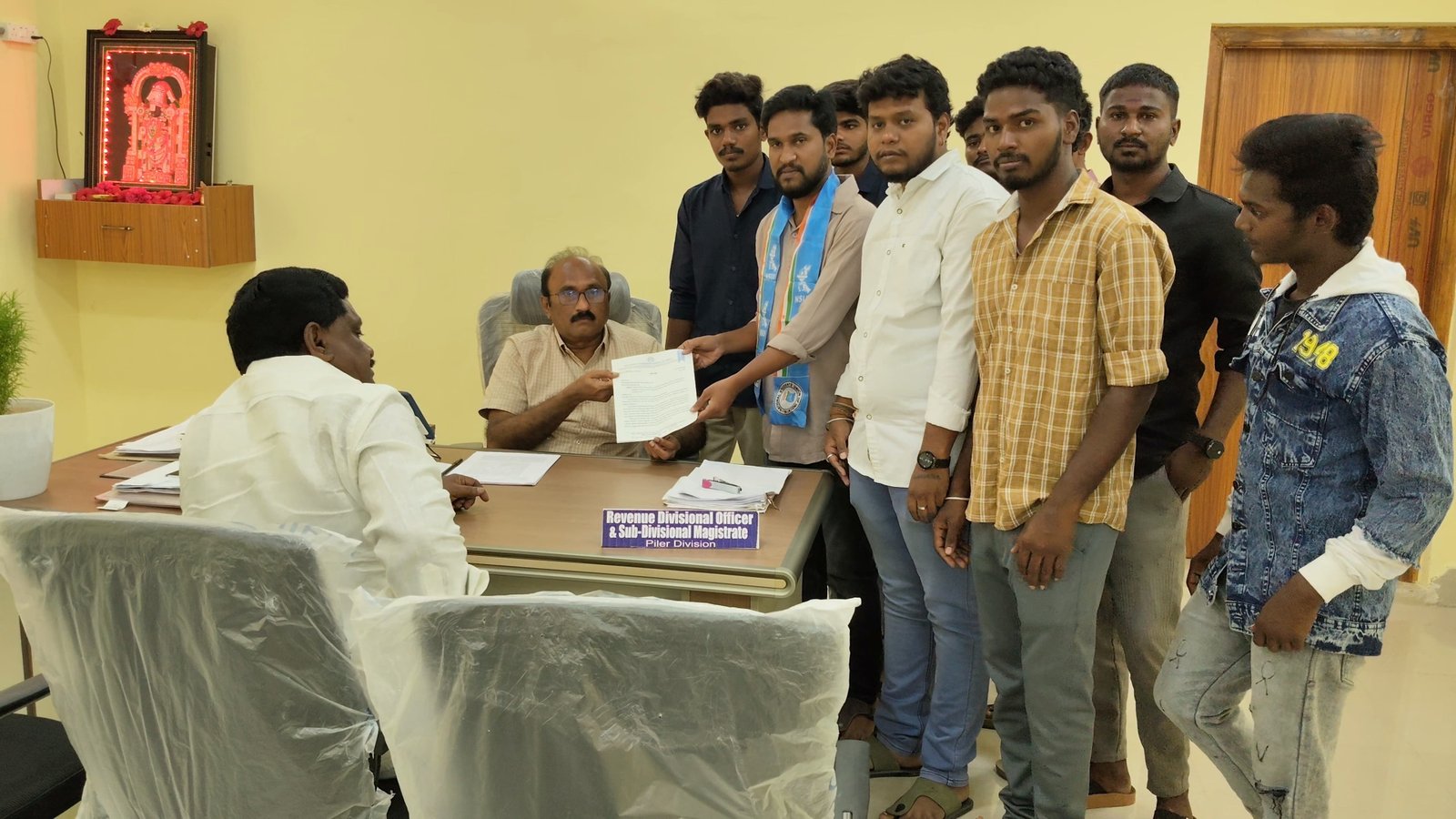 ప్రభుత్వ పాఠశాలల్లో డొనేషన్ల వసూళ్లపై విచారణ జరపాలి: ఎన్‌ఎస్‌యూఐ
