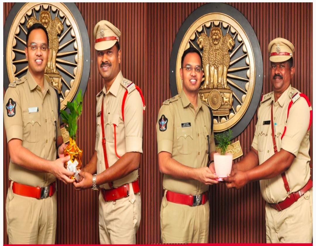 జిల్లా ఎస్పీని మర్యాదపూర్వకంగా కలిసిన నూతన సీఐలు