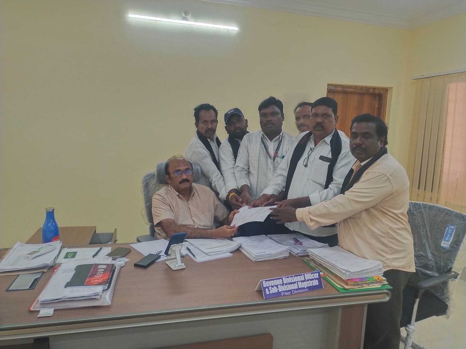 మాదిగల భూ సమస్యలు, ఇంటి స్థలాల మంజూరుపై ఆర్డీవోకు వినతి