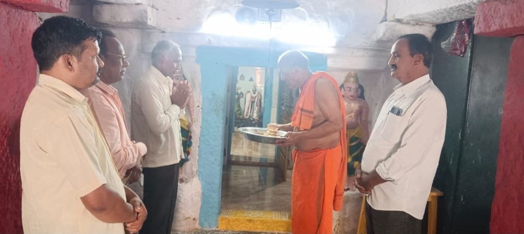 ఉప ముఖ్యమంత్రి పవన్ కళ్యాణ్ త్వరగా కోలుకోవాలని ప్రత్యేక పూజలు - Additional Image