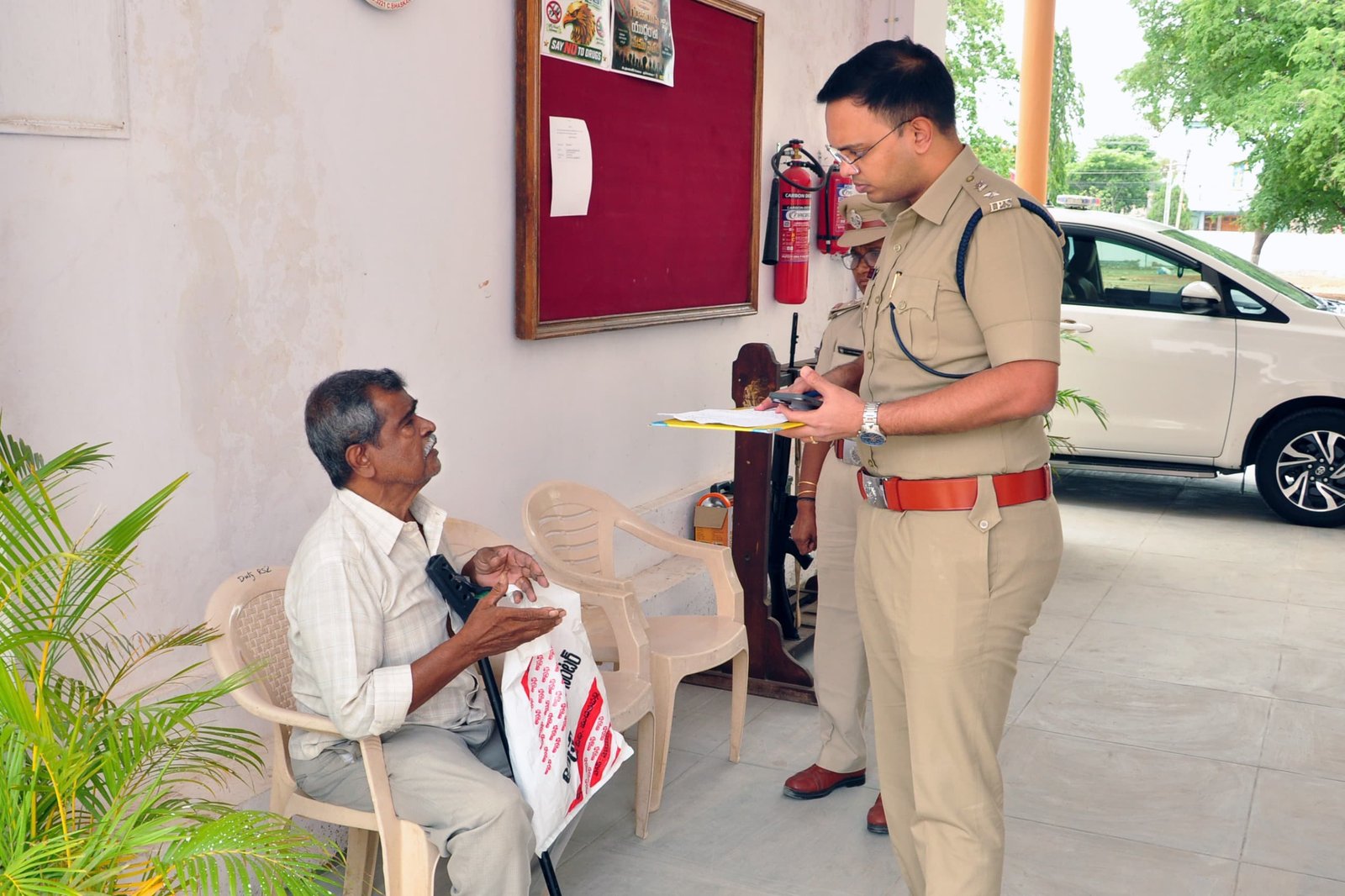 ప్రజా సమస్యల పరిష్కార వేదికలో 72 ఫిర్యాదులు స్వీకరణ