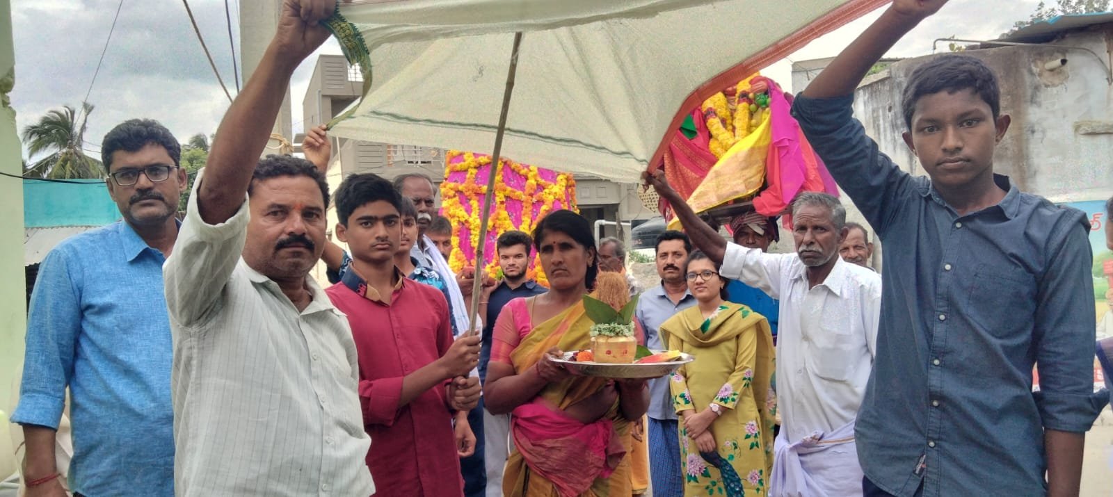 వైభవంగా పాలేటి గంగమ్మ అమ్మవారి ఊరేగింపు - Additional Image