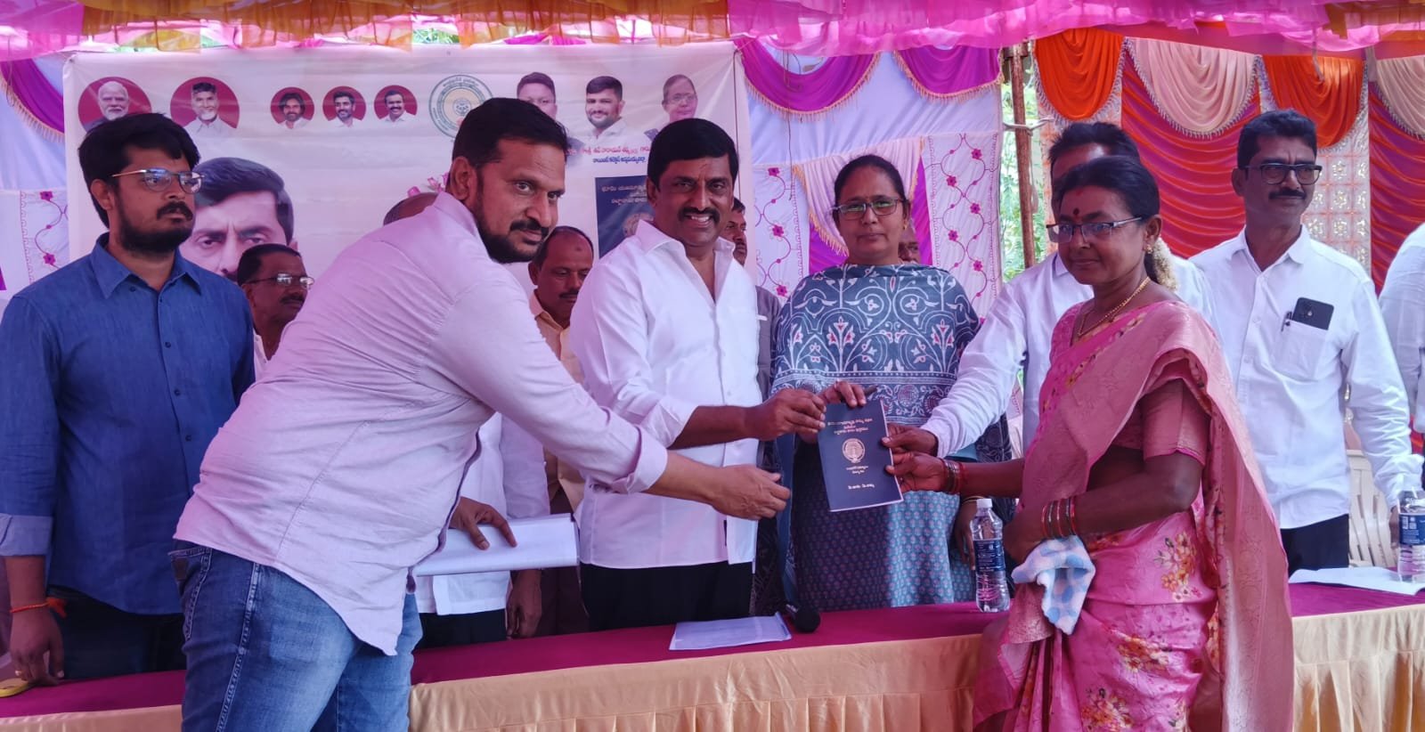 రాజముద్ర పాస్‌బుక్కులతో రైతులకు భరోసా: ఎమ్మెల్యే నల్లారి
