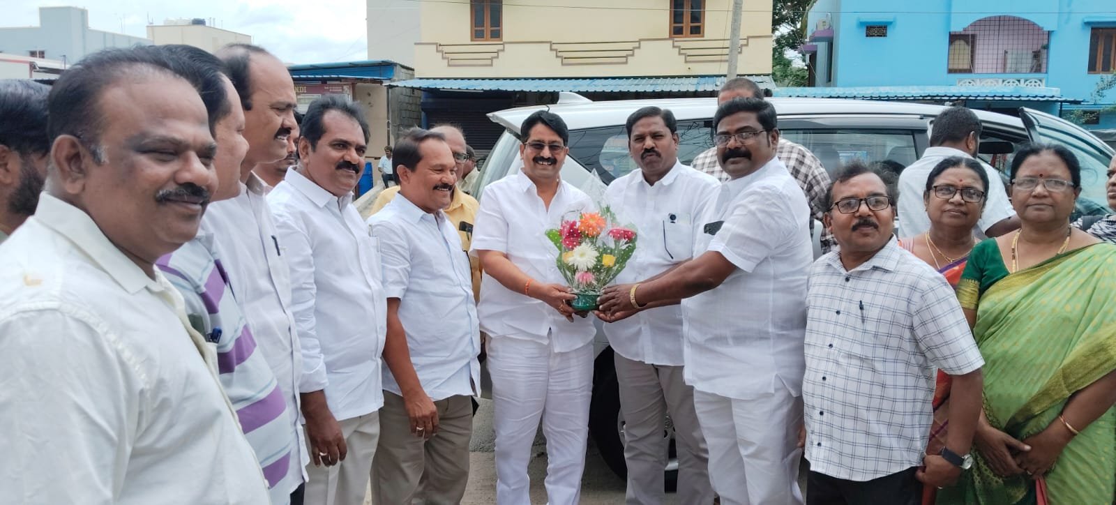 ప్రభుత్వ ఉద్యోగుల సంఘం జిల్లా అధ్యక్షుడిగా శివయ్య ఏకగ్రీవం - Additional Image