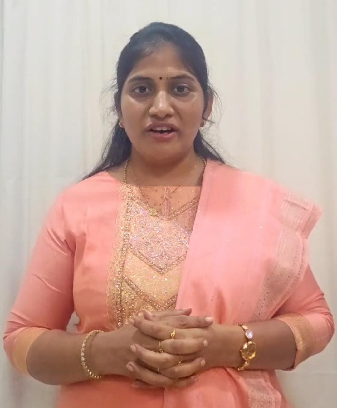 పార్టీ కోసం కృషి.. ప్రజల కోసం సేవ.. మౌనిక ప్రత్యేకత!