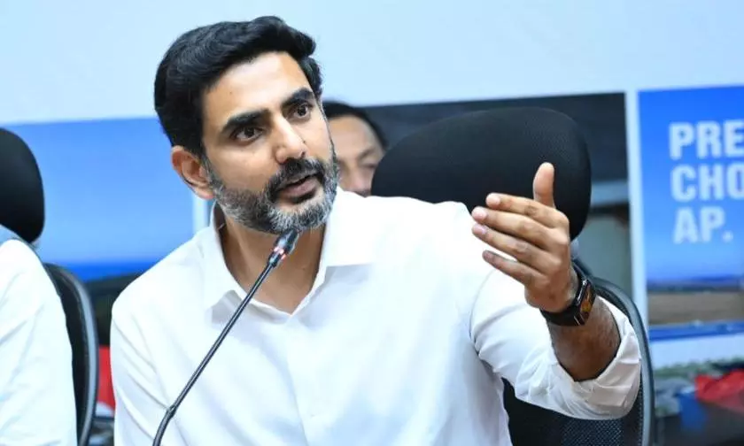  నేపాల్ వరదల్లో  ఏపీ యాత్రికులు మంత్రి లోకేశ్‌ సమీక్ష.. 