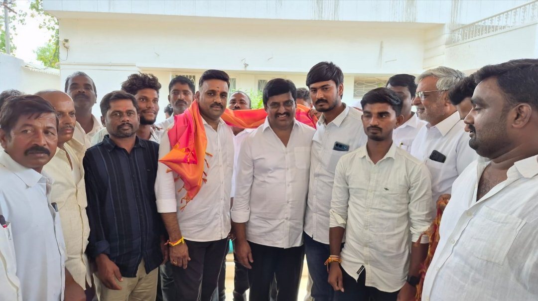 నల్లారి కిషోర్‌కుమార్‌రెడ్డిని కలిసిన టీడీపీ ఇన్‌చార్జి మధుసూదన్‌నాయుడు