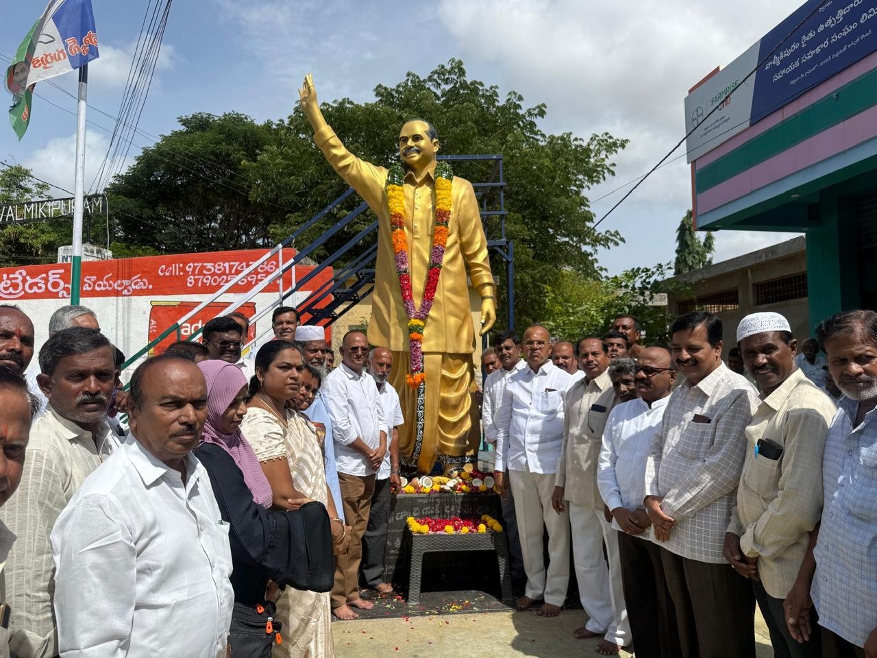 వైఎస్సార్‌ వర్ధంతి సందర్భంగా చింతల నివాళులు