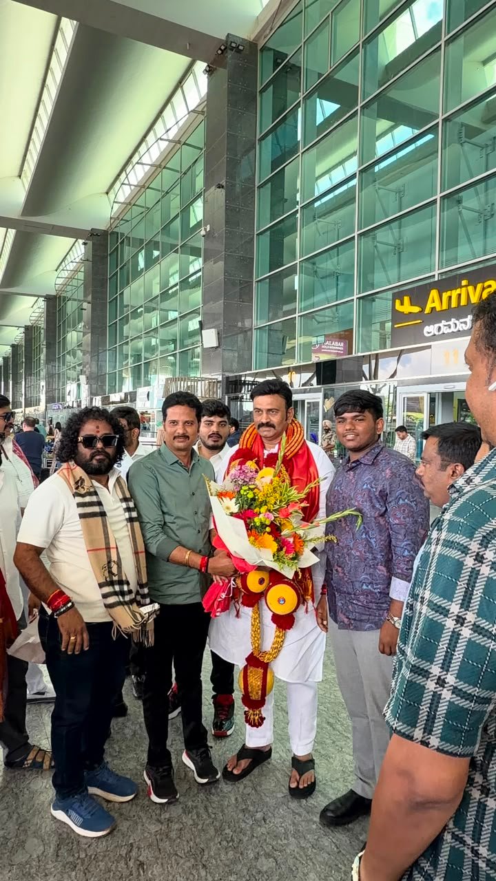బెంగళూరులో  డిప్యూటీ స్పీకర్‌ను కలిసిన చిత్తూరు ఎమ్మెల్యే గురజాల  జగన్ మోహన్....12వ డివిజన్ ఇంచార్జి గోపీనాథ్...