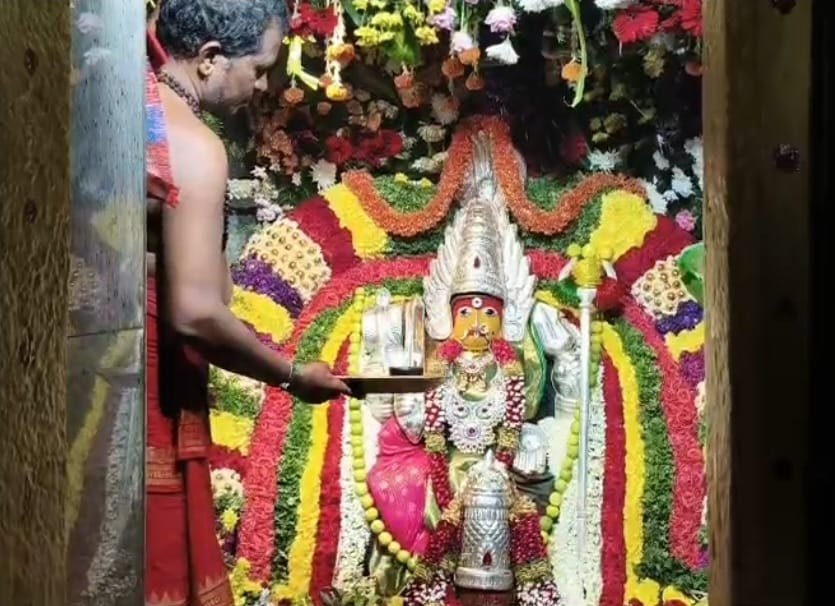 వైభవంగా ప్రారంభమైన కరకంబాడి కట్ట పుట్టాలమ్మ జాతర