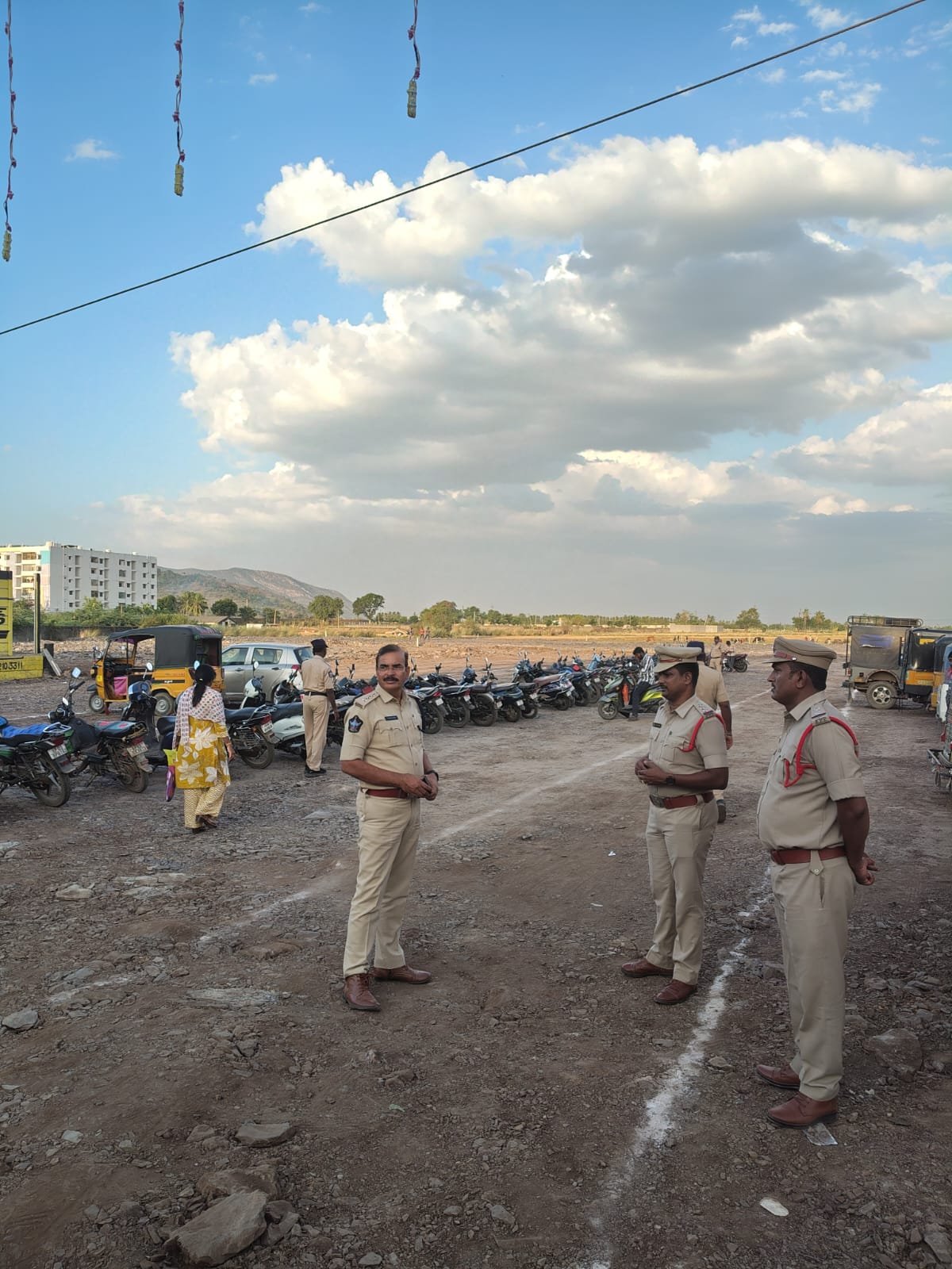 కట్ట పుట్టలమ్మ ఆలయం వద్ద ట్రాఫిక్‌ ఏర్పాట్ల పరిశీలన