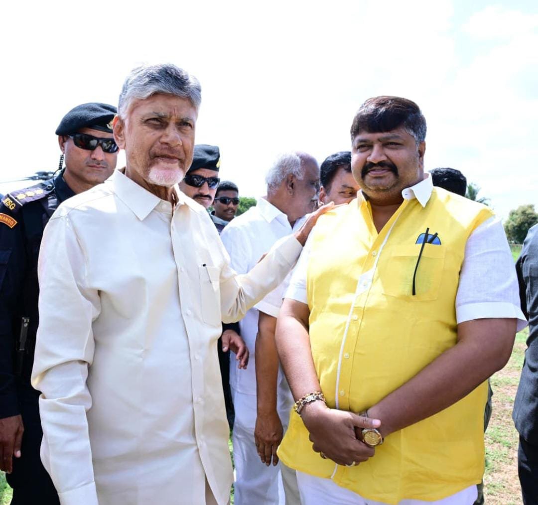 సీఎం కుప్పం పర్యటనలో చిత్తూరు నియోజకవర్గ శాసనసభ్యులు గురజాల జగన్‌ మోహన్ అభివృద్ధి అంశాల ప్రస్తావన