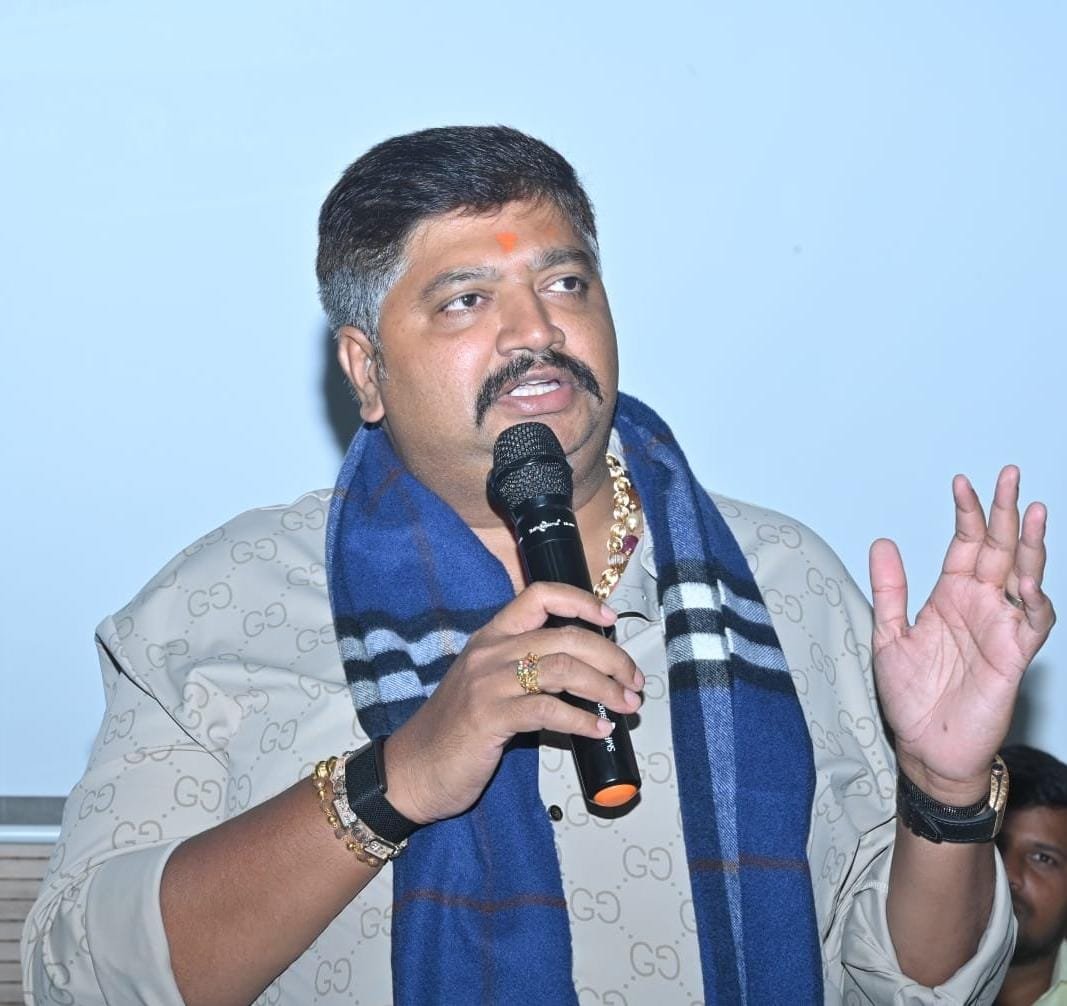 క్రీడాకారులను అవమానిస్తారా.. వైసీపీపై చిత్తూరు ఎమ్మెల్యే జగన్‌ మోహన్ ఫైర్