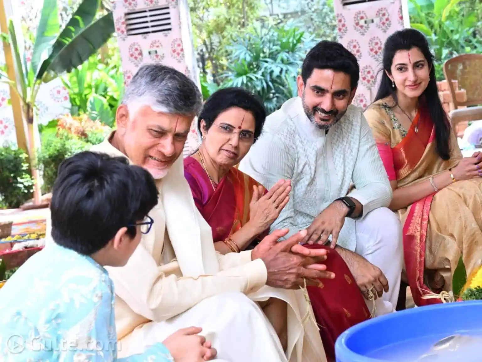 కుటుంబంతో చంద్రబాబు విదేశీ పర్యటన.. మూడు రోజుల విరామం