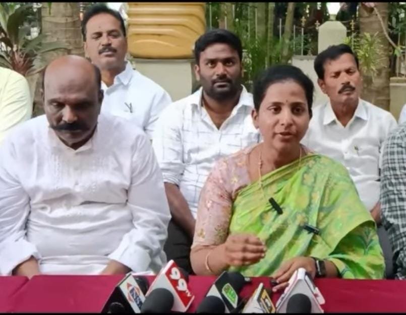గురజాల జగన్‌మోహన్‌పై తప్పుడు ప్రచారమా..? వైసీపీపై కాటారి హేమలత ఘాటు ఫైర్!