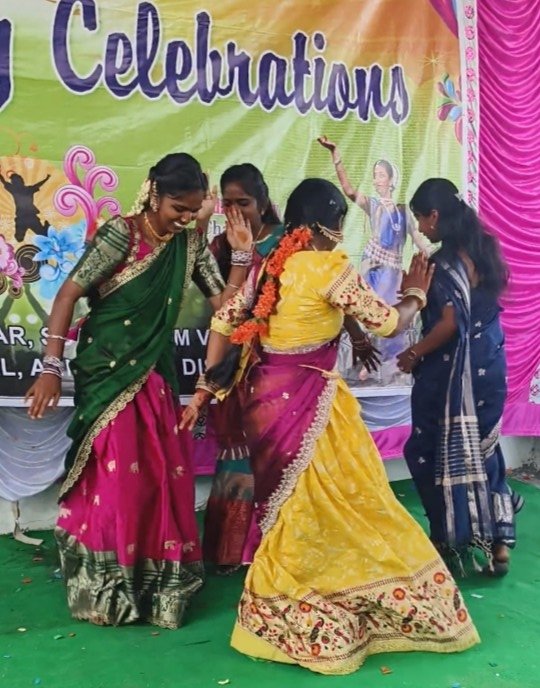 ఎస్డీకేఆర్ కళాశాలలో ఘనంగా ఫ్రెషర్స్‌ డే