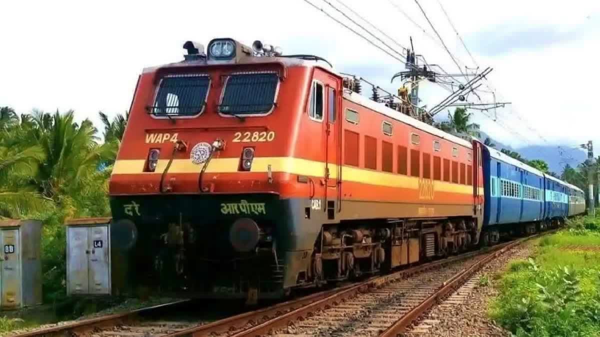 పండుగ రద్దీ.. రైళ్లలో వెయిటింగ్‌ లిస్టుల హోరు