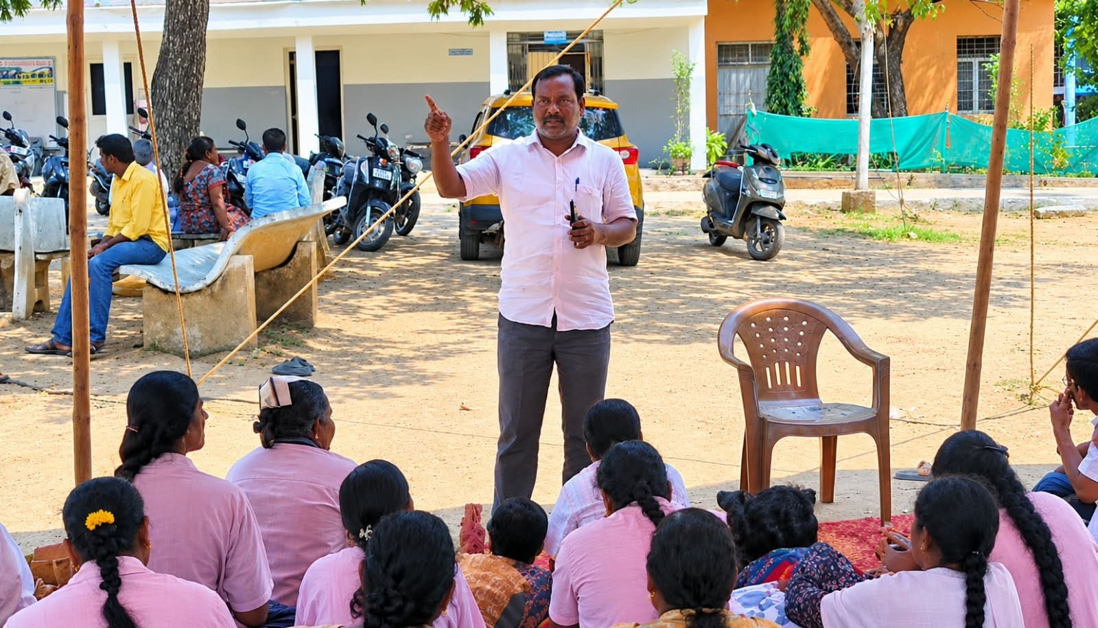 కాంట్రాక్టు ఉద్యోగులకు ఉద్యోగ భద్రత కల్పించాలి