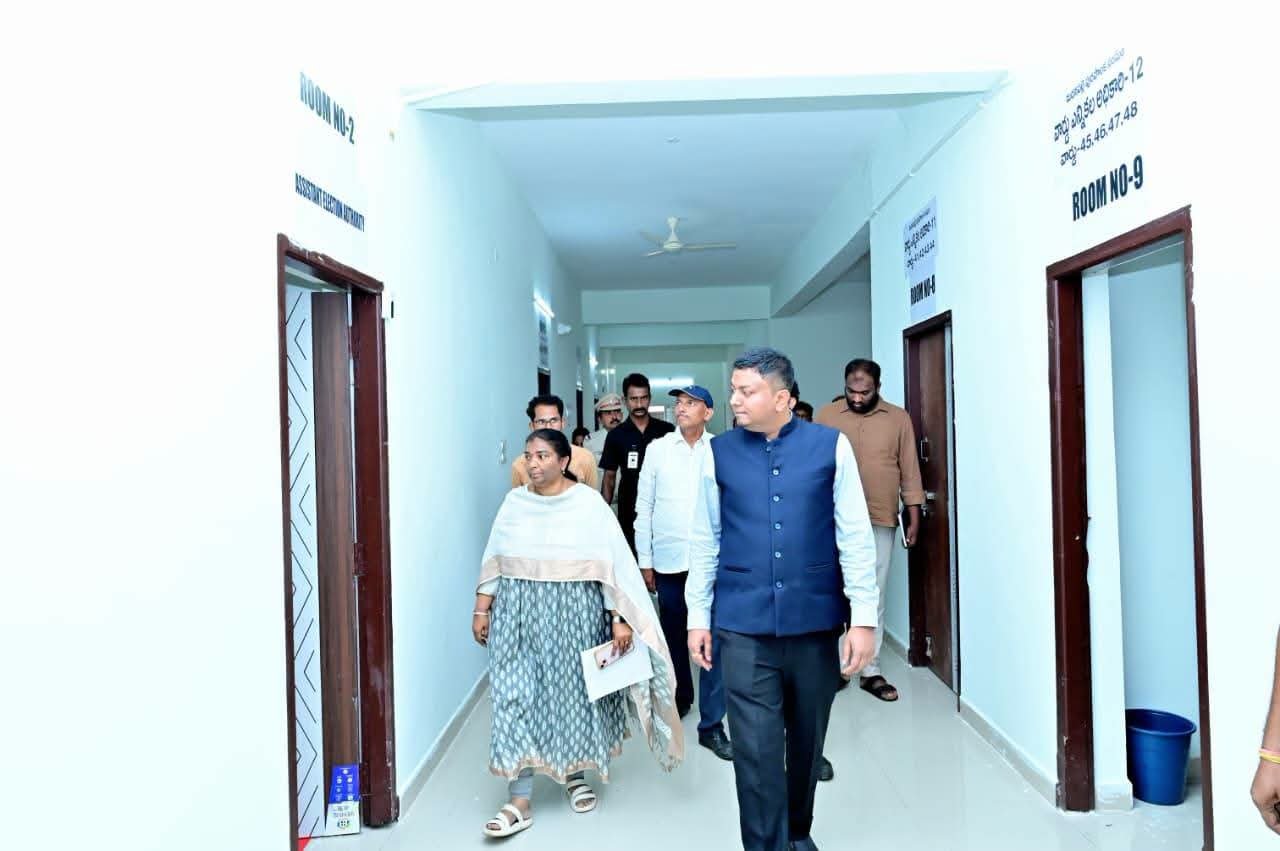 మున్సిపల్‌ ఎన్నికల నామినేషన్లకు పటిష్ట ఏర్పాట్లు చేయాలి అధికారులకు జిల్లా కలెక్టర్‌ నిశాంత్‌ కుమార్‌ ఆదేశం